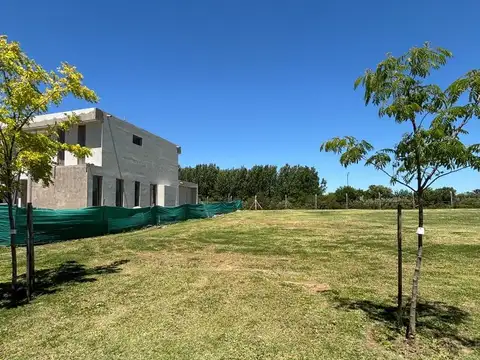 Lote venta Villanueva Barrio Santa Ana perimetral