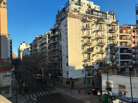 IMPECABLE DEPARTAMENTO DE 2 AMBIENTES CON 2 BAÑOS - MUY LUMINOSO - PISCINA Y SOLARIUM