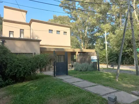 Tacuarí 100