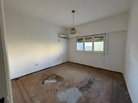 Casa en Venta con 6 cocheras