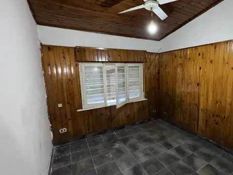 CASA 2 DORMITORIOS EXCELENTE UBICACIÓN