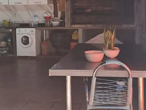 VENTA CASA C/LOCAL COMERCIAL, QUINCHO Y FONDO!
