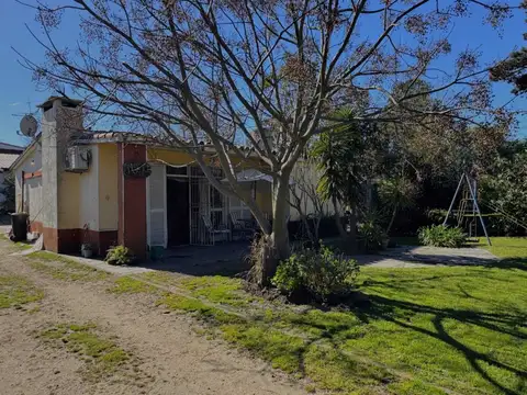 VENDE 2 casas en un padrón 2D Lomas de Solymar