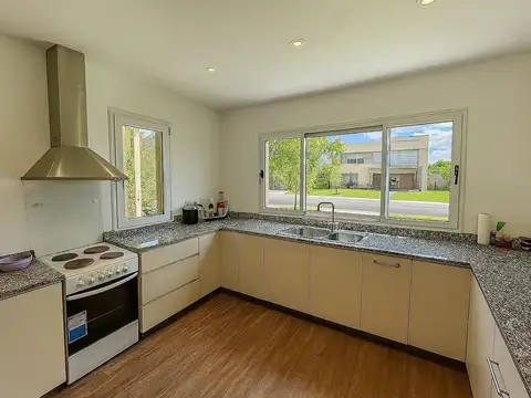 Casa en venta - 4 Dormitorios 4 Baños - Escobar