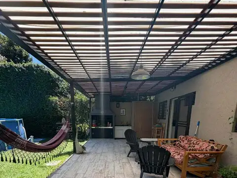 Casa 3 ambientes con 2 baños