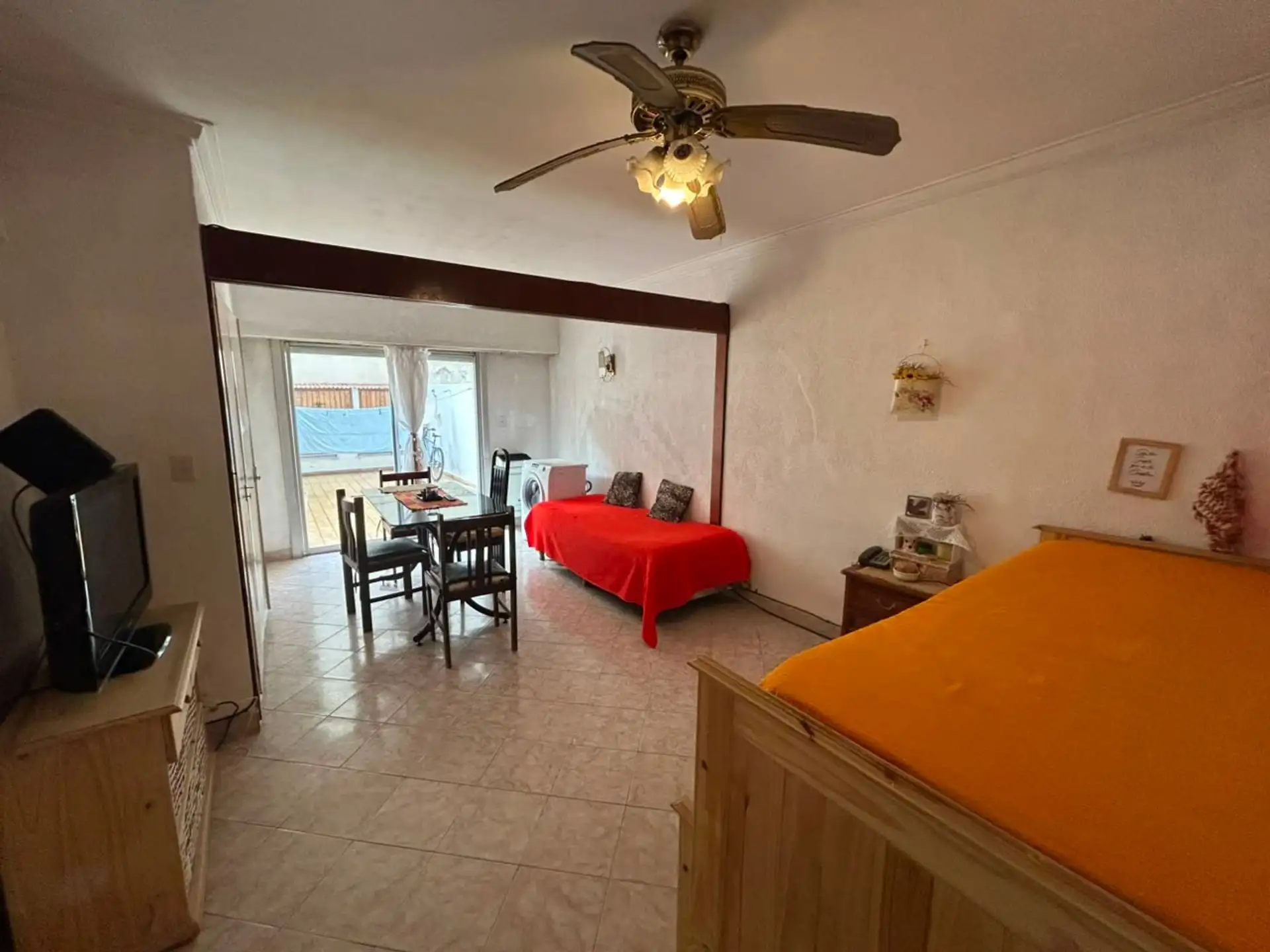 Venta monoambiente con patio Maral 33