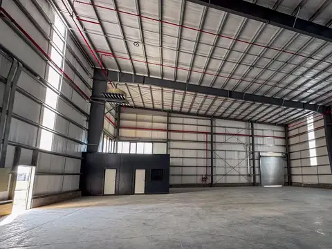 Alquiler Deposito en Parque Industrial con posibilidad de dividir en módulos