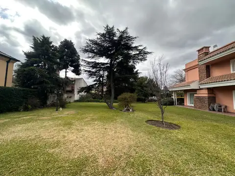 Casa en Venta en Gregorio de Laferrere, USD 1.200.000