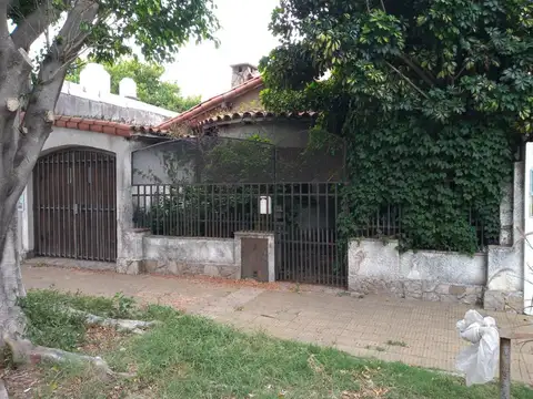 CASA 4 AMBIENTES EN LOTE PROPIO