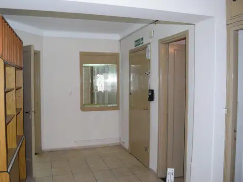 Lambaré 1000, Piso 1