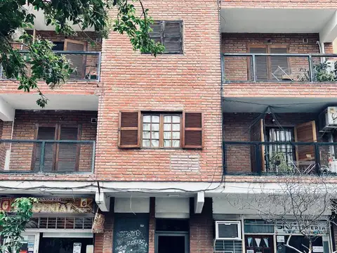 Monoambiente en Alquiler Con Balcón -  Barrio Centro - Impuestos Incluidos