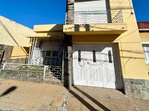 Casa de 3 dormitorios con excelente lote