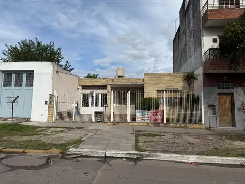 VENTA CASA MERLO 2 DORMITORIOS DEPTO AL FONDO