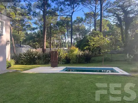 Casa en Venta en Carilo, USD 450.000