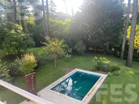 Casa en Venta con 1 cochera