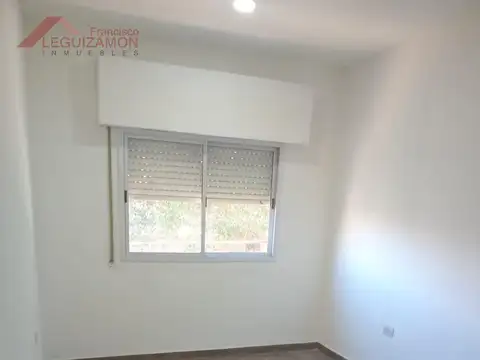 Departamento en Alquiler en Lomas Del Mirador, $ 350.000