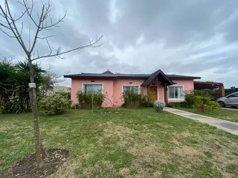 Alquiler casa 4amb  en san alfonso estilo cabaña pilar del este