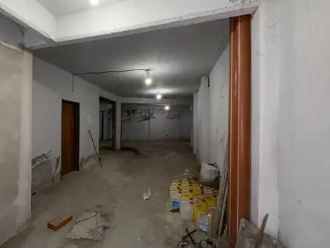 Rio de Janeiro 900 Bloque de cocheras-Local-Deposito, 150mts, 2 Entradas Venta Parque Centenario