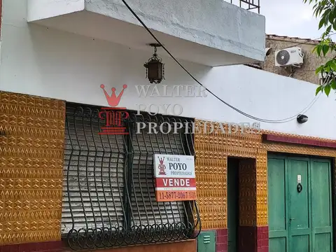 Casa de 2 Ambientes con Garaje, Departamento anexo y Fondo libre. Oportunidad en Villa Domínico