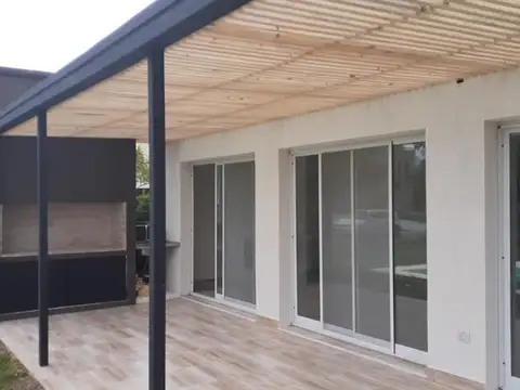 Casa en Alquiler en El Canton, USD 1.500