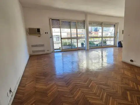 Av. Quintana  Venta piso 3 dormitorios con dep balcón y  terraza