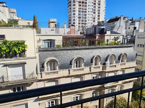 Departamento 7 ambientes con 2 baños