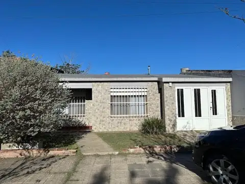 Venta Casa zona Residencial.Quincho.Pileta.cons