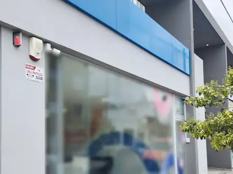 BUCARE CENTER - Sebastian Vera 550 - LOCAL COMERAL PB