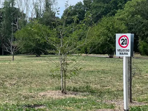 Terreno en Venta en Barrio Parque Pero, USD 55.000