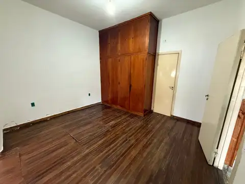 VENTA CASA 4AMB A REFACC PALOMAR JARDÍN Y PARRILLA