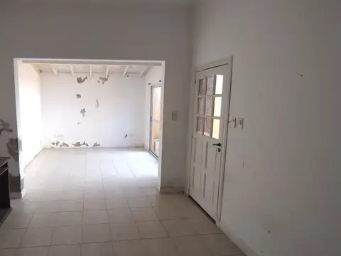 Depto Tipo Casa en Venta en Remedios de Escalada, USD 90.000