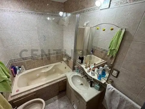 Casa 6 ambientes con 3 baños