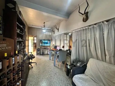 Casa 4 ambientes con 1 baño