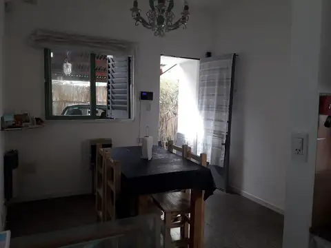 Casa 2 ambientes con 1 baño