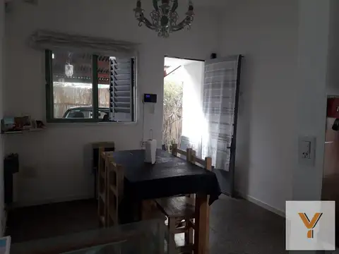 Casa 2 ambientes con 1 baño