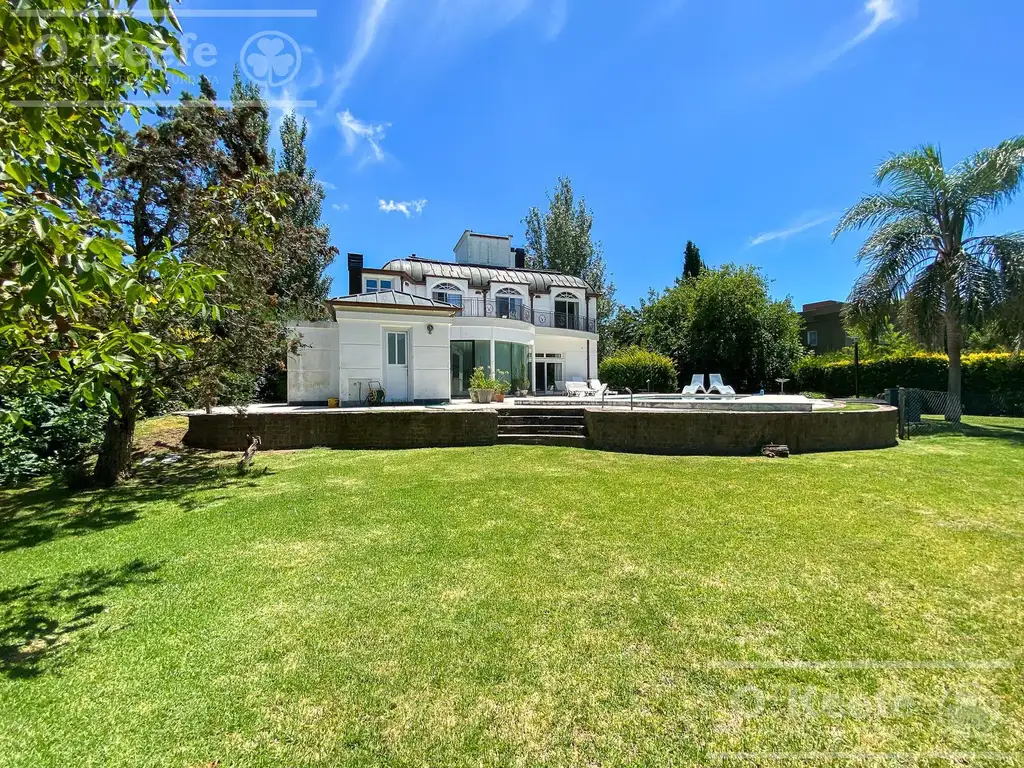 Casa en Venta en Abril Club De Campo