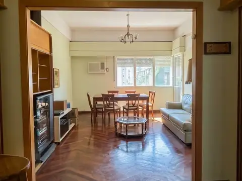 Córdoba 2400, Piso 4