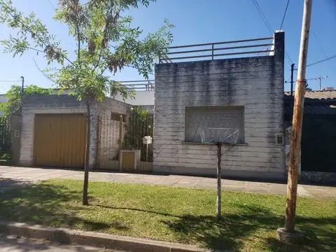 Dr. Mariano Moreno 100