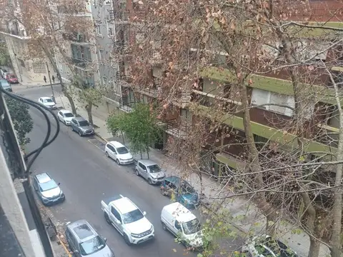 Brown 2200, Piso 4