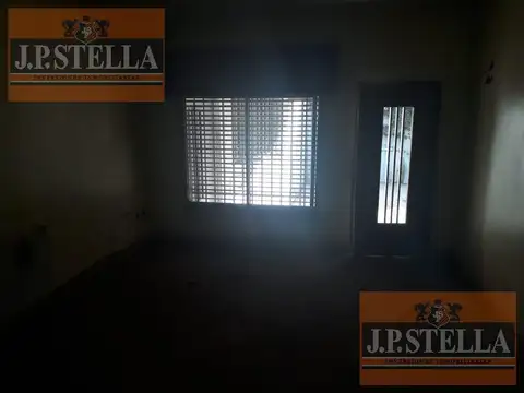 Lote Comercial 207 m² - CASA c/ 2 cocheras y LOCAL a Refaccionar o Demoler - S.Justo (Ctro)