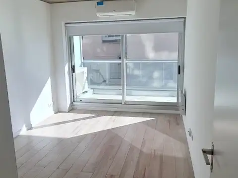 Departamento en Alquiler en Olivos Vias/Rio, USD 900