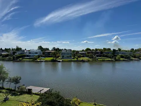 Casa en venta a la laguna, San Isidro Labrador, Villanueva