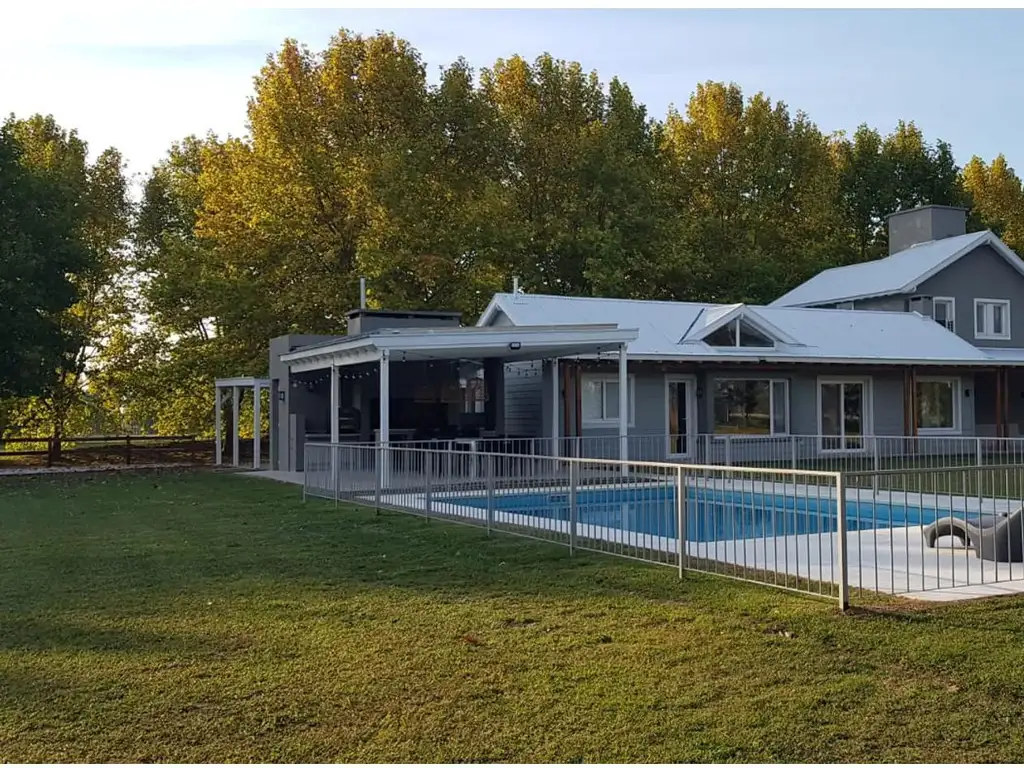 Quinta en Venta en La Colina Golf Y Polo - 4 dormitorios