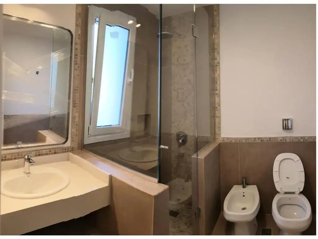 Quinta en La Colina Golf Y Polo de 4 dormitorios