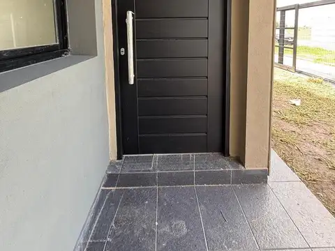 Casa 3 ambientes con 2 baños