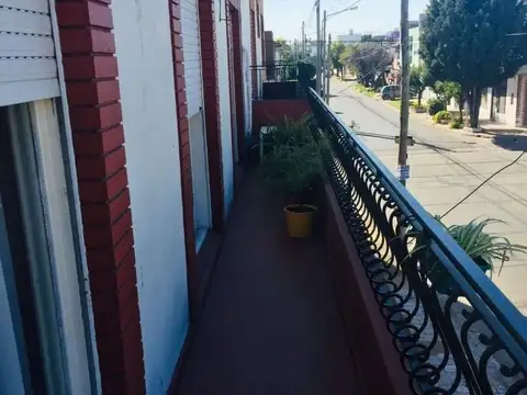 Depto Tipo Casa en Venta 40 años