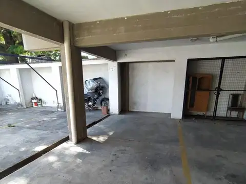 AMPLIA COCHERA CUBIERTA - PORTON AUTOMATICO