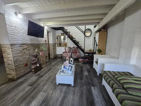 Depto Tipo Casa 4 ambientes con 1 baño