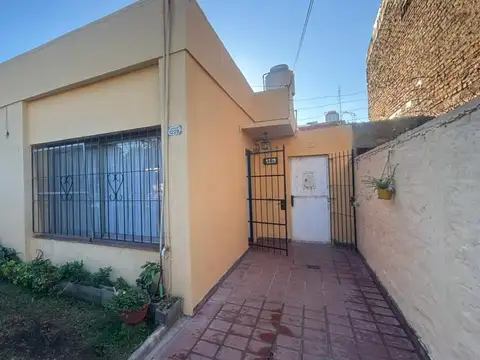 Pablo Areguati 1200