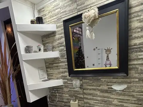 Casa 4 ambientes con 2 baños